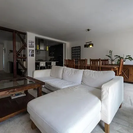 Duplex With Terrace In Alfama, アパート