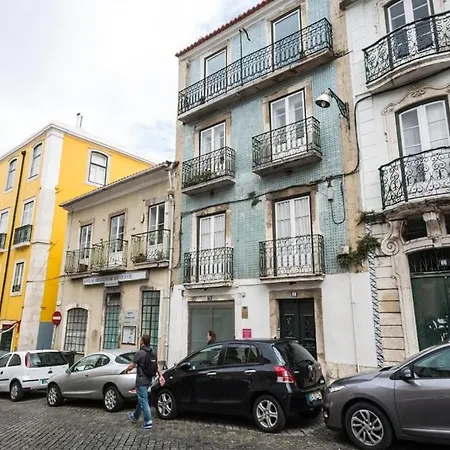 Duplex With Terrace In Alfama, 리스본