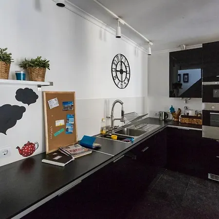 Duplex With Terrace In Alfama, 리스본