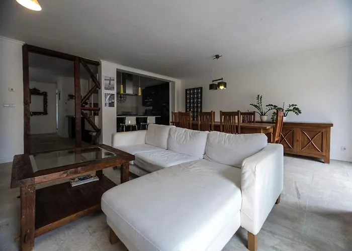 Duplex With Terrace In Alfama, شقة