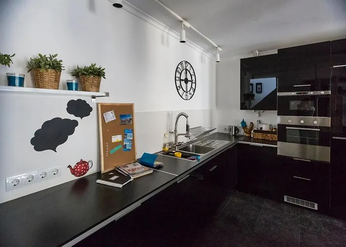 Duplex With Terrace In Alfama, Lisbon